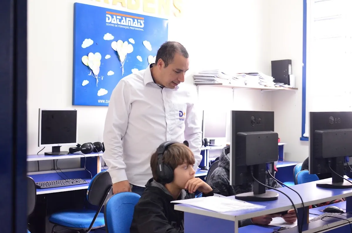 Escola Datamais — Escolas de Idiomas em Bento Gonçalves-RS (foto 2)