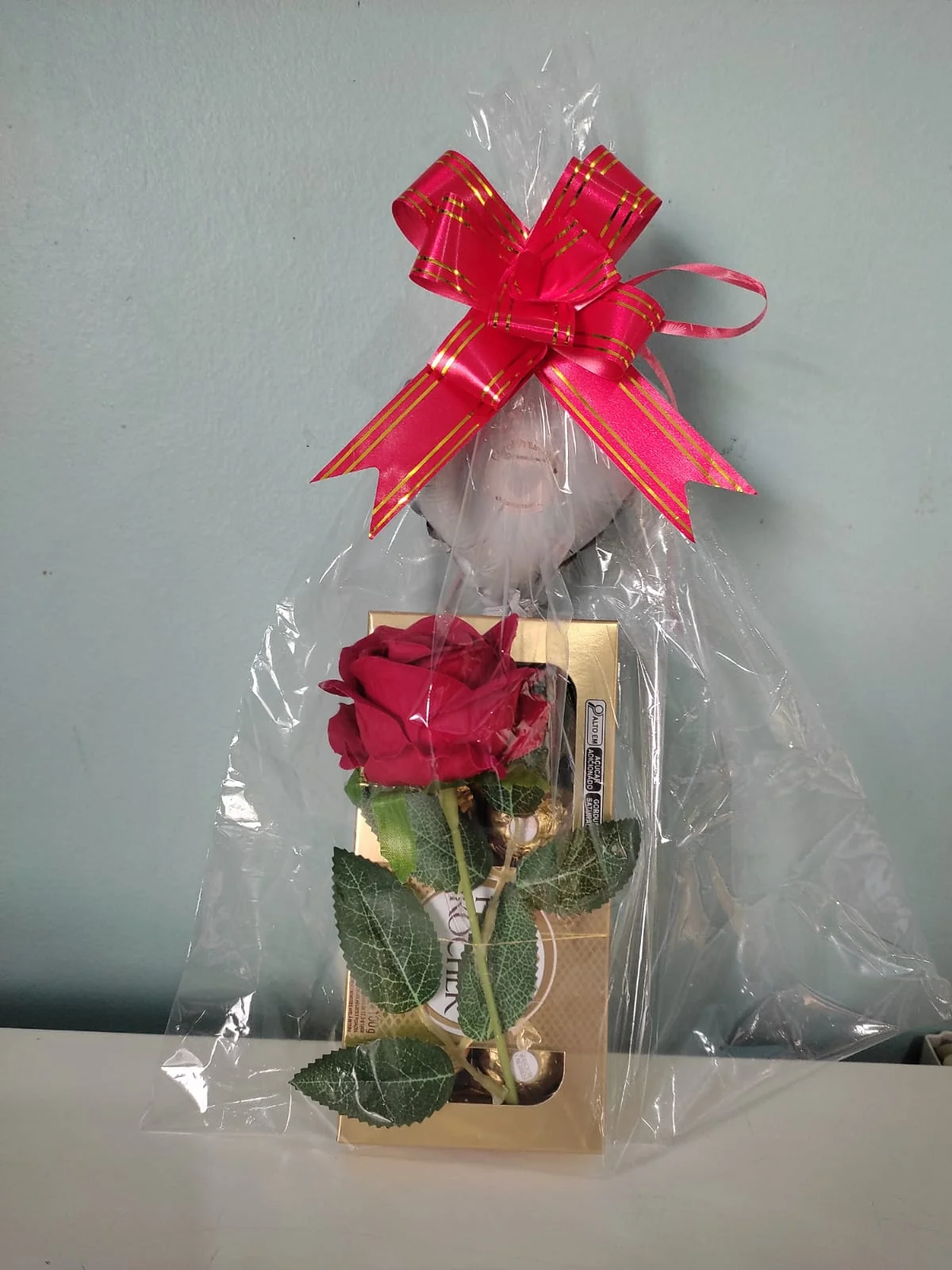 Rosa & Ferrero Rocher — LC Mercado